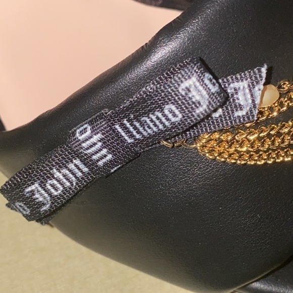 JOHN GALLIANO Brand New in Box super comfy
Chain-Trim Leather Sandals - Picture 11 of 14
